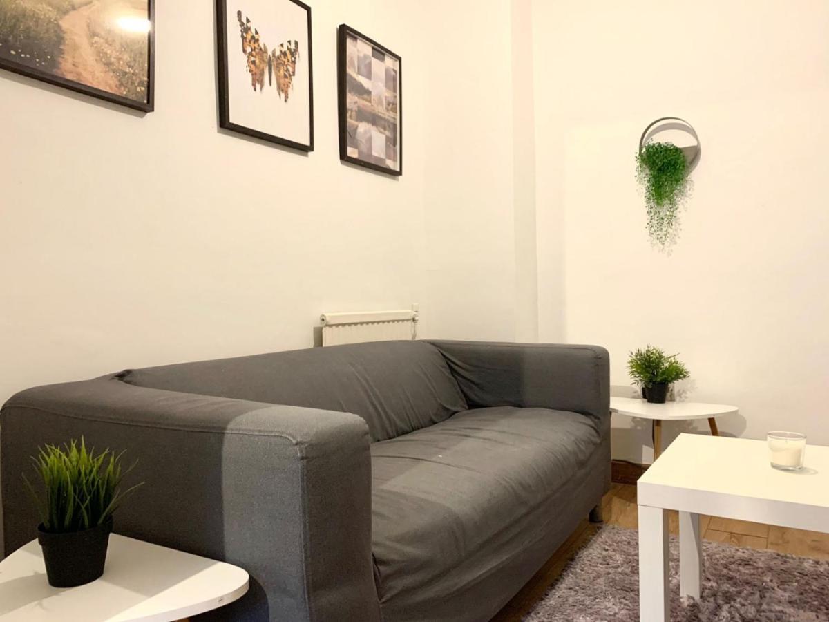 Private Bedrooms In A Flat! Home Away From Home! Shared Bathroom Londres Extérieur photo