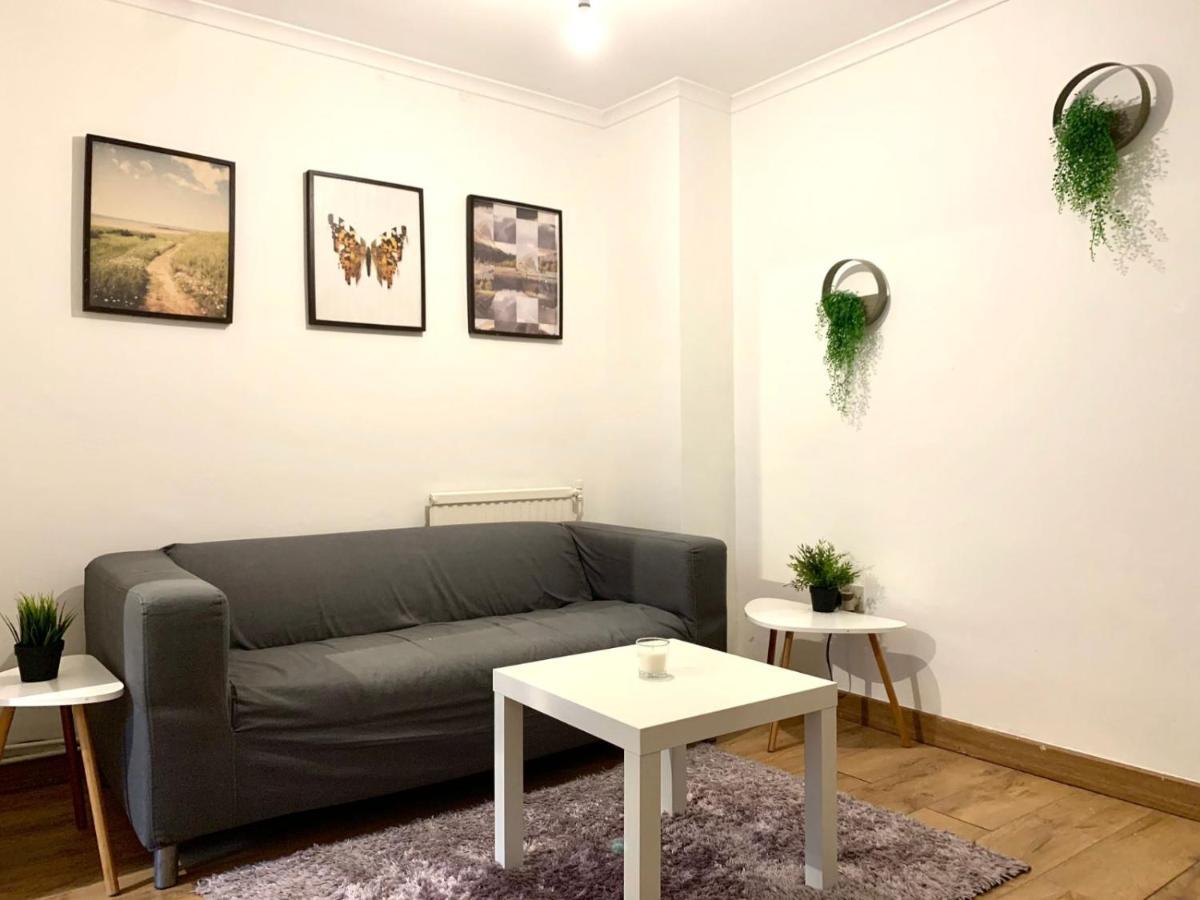 Private Bedrooms In A Flat! Home Away From Home! Shared Bathroom Londres Extérieur photo