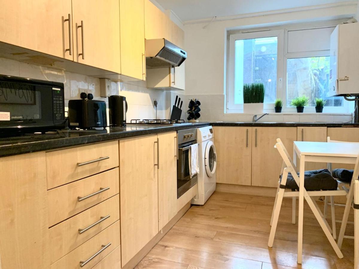 Private Bedrooms In A Flat! Home Away From Home! Shared Bathroom Londres Extérieur photo